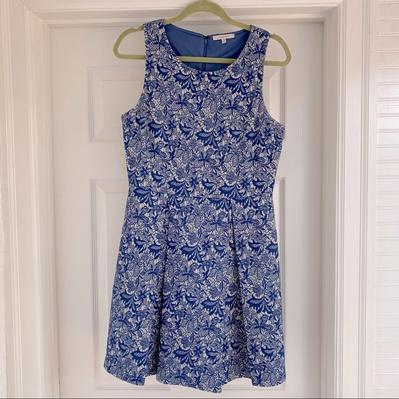 Beautiful blue & cream patterned dress - Picture 1 of 3